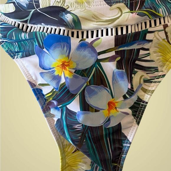 Sanctuary Paradise bikini triangle top high waist bottom tropical print NWT M. - Picture 7 of 14